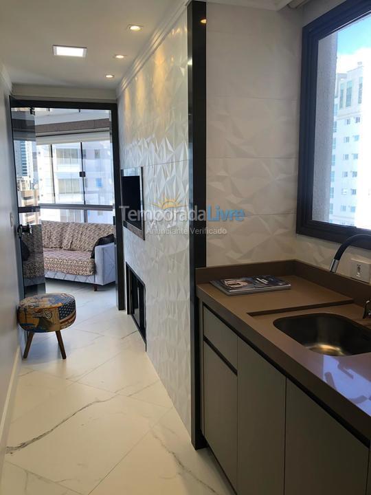 Apartamento para aluguel de temporada em Balneário Camboriú (Praia Central)