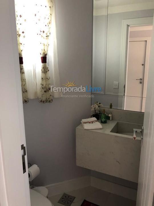 Apartamento para aluguel de temporada em Balneário Camboriú (Praia Central)