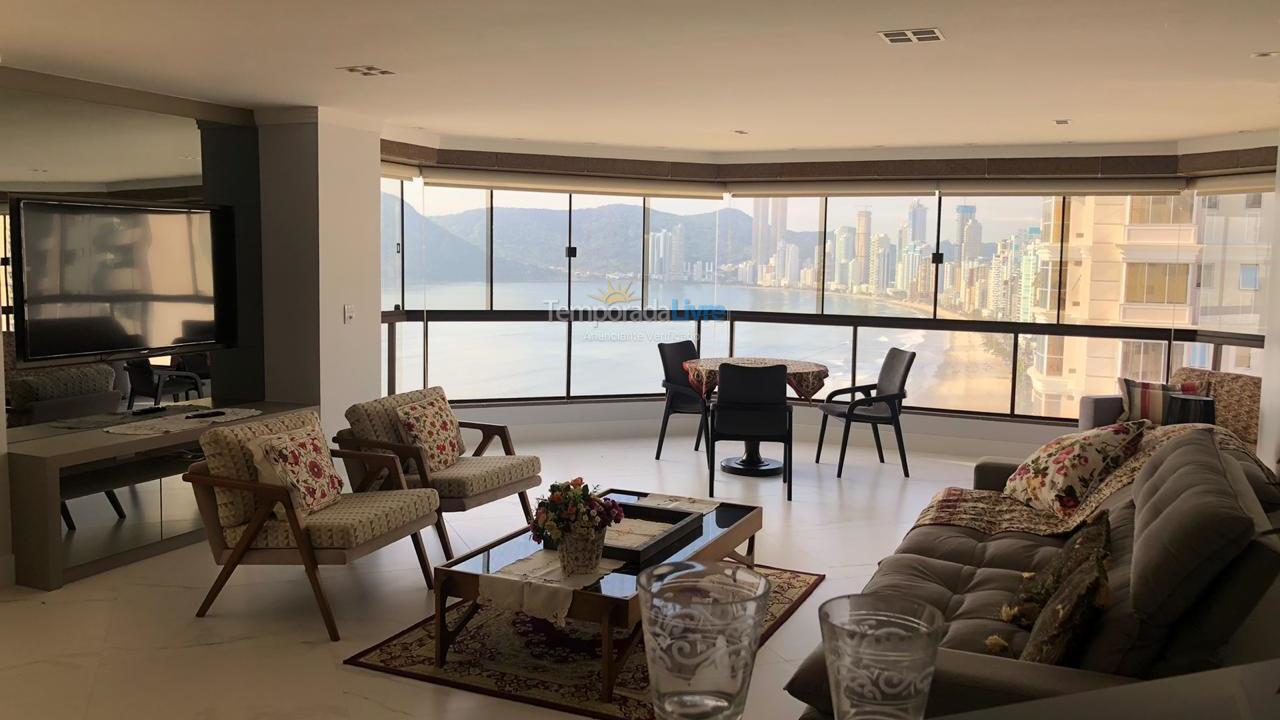 Apartamento para aluguel de temporada em Balneário Camboriú (Praia Central)