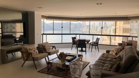 COM VISTA FANTÁSTICA APARTAMENTO NOVO COM MUITO REQUINTE