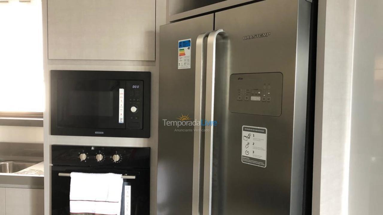 Apartamento para aluguel de temporada em Balneário Camboriú (Praia Central)