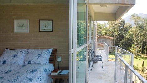 CASA LINDA mar e montanha