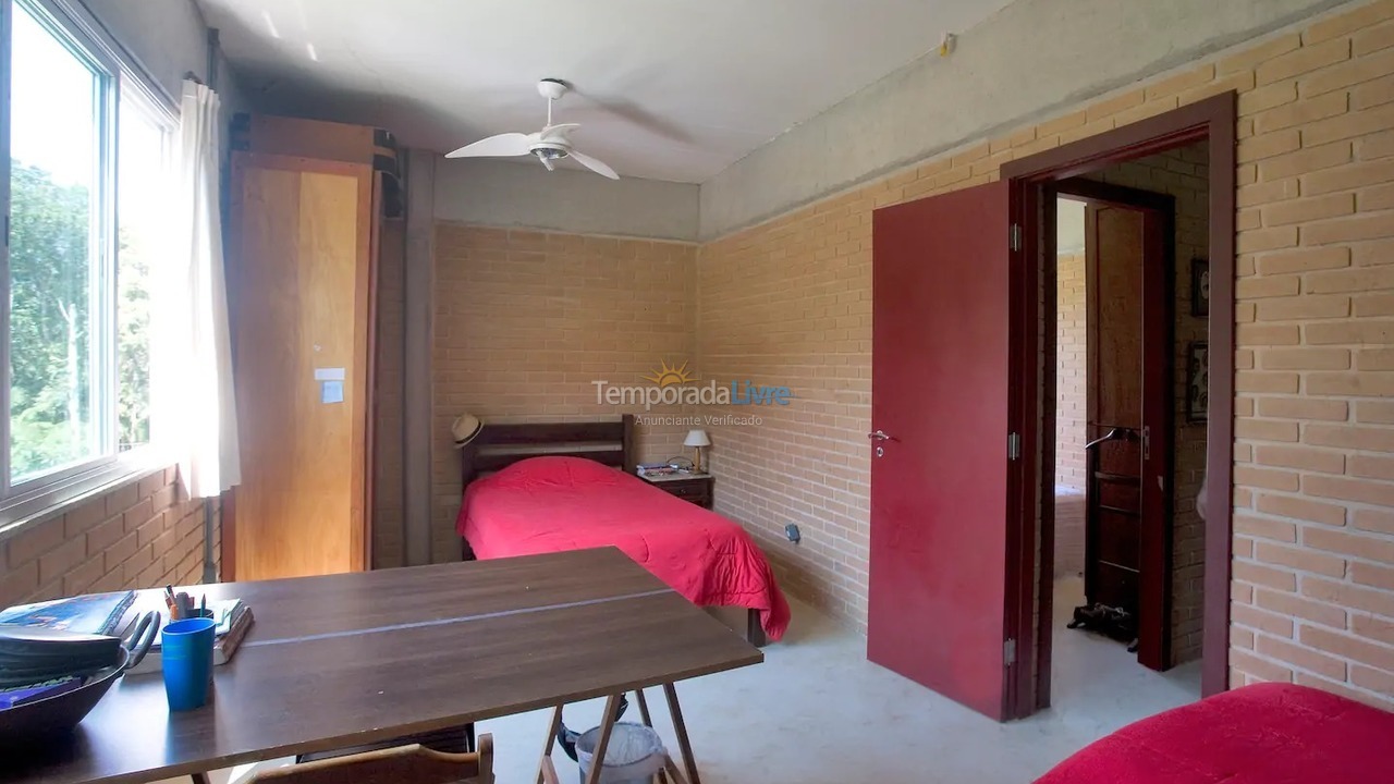 Casa para aluguel de temporada em Ubatuba (Ubatumirim)