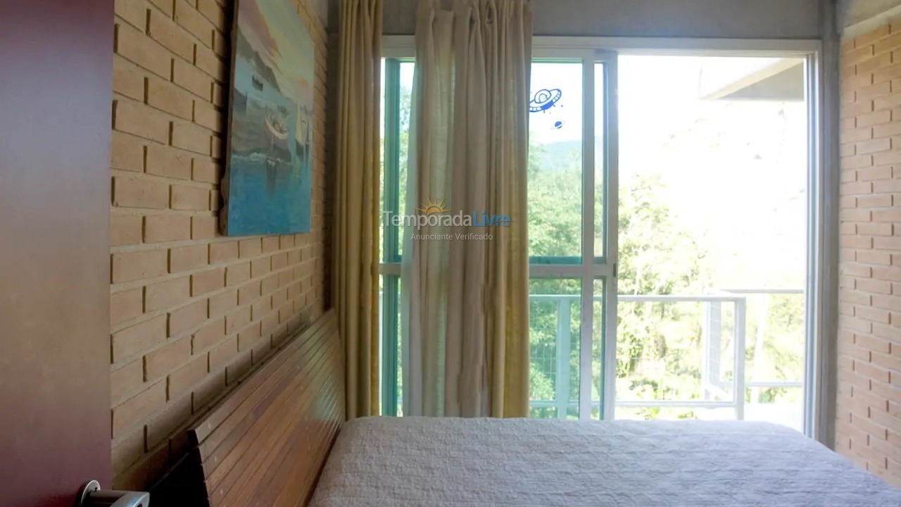 Casa para aluguel de temporada em Ubatuba (Ubatumirim)