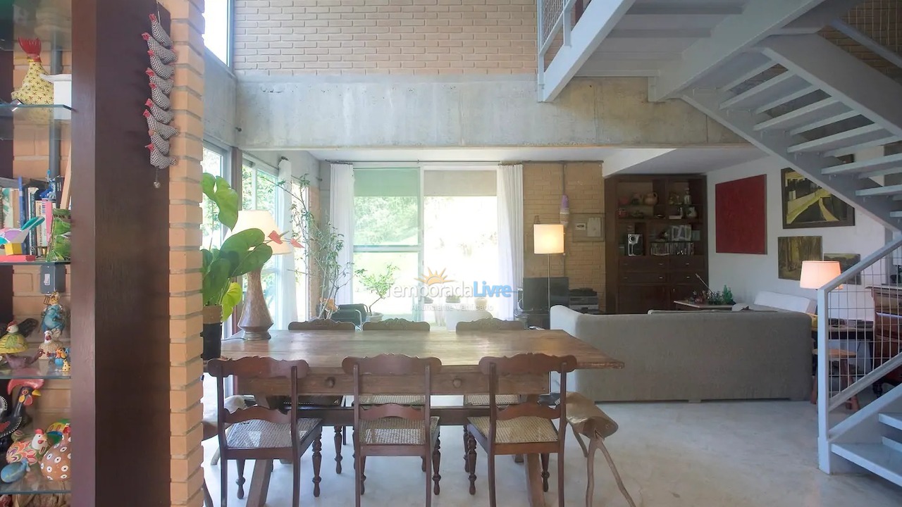 Casa para aluguel de temporada em Ubatuba (Ubatumirim)