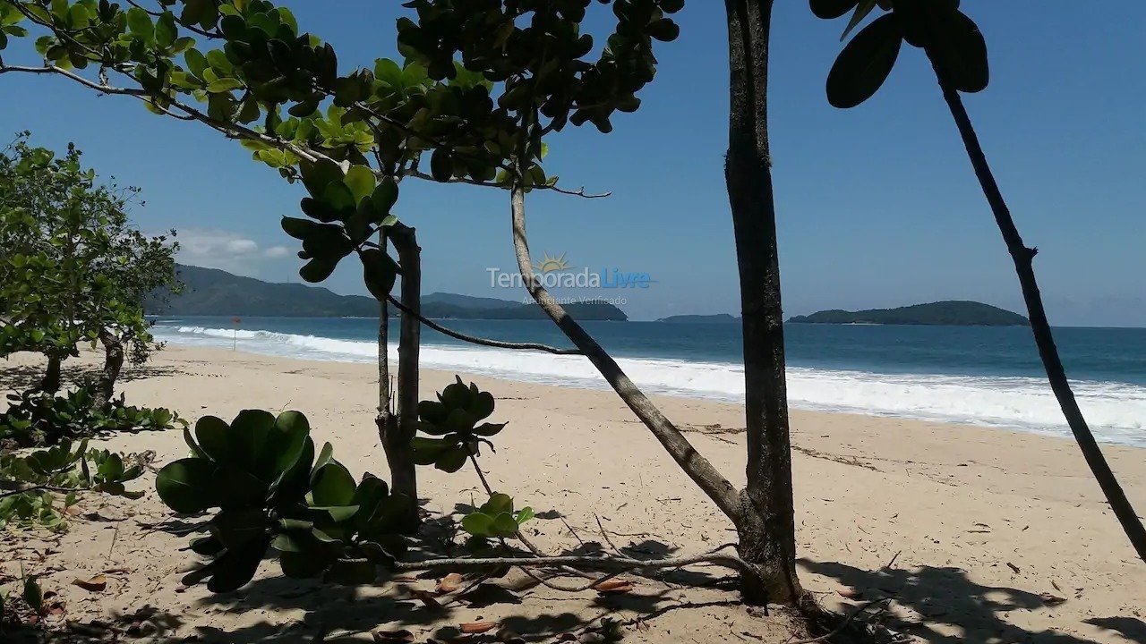 Casa para aluguel de temporada em Ubatuba (Ubatumirim)