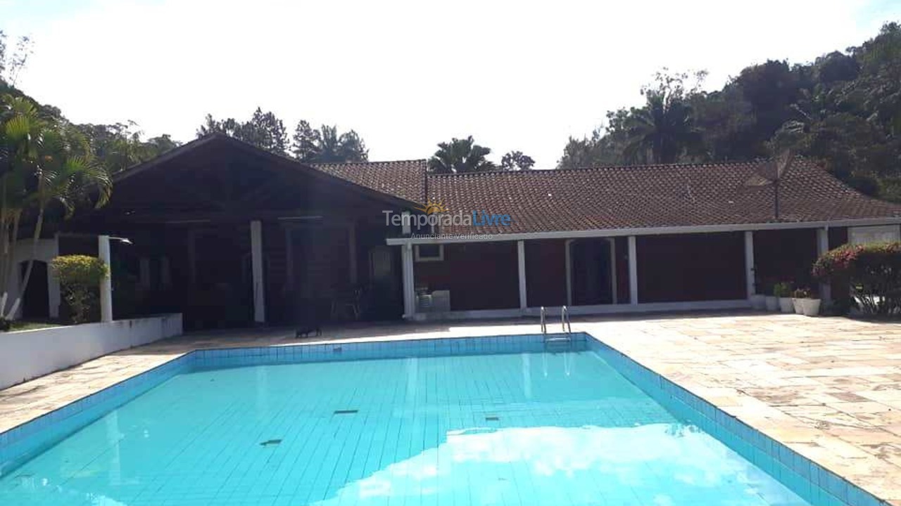 Chácara / sítio para aluguel de temporada em Juquitiba (Centro de Juquitiba)