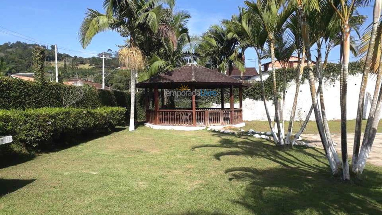 Chácara / sítio para aluguel de temporada em Juquitiba (Centro de Juquitiba)