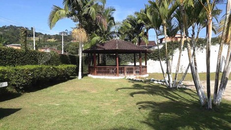 CHÁCARA PARA TEMPORADA IDEAL PARA PEQUENOS GRUPOS