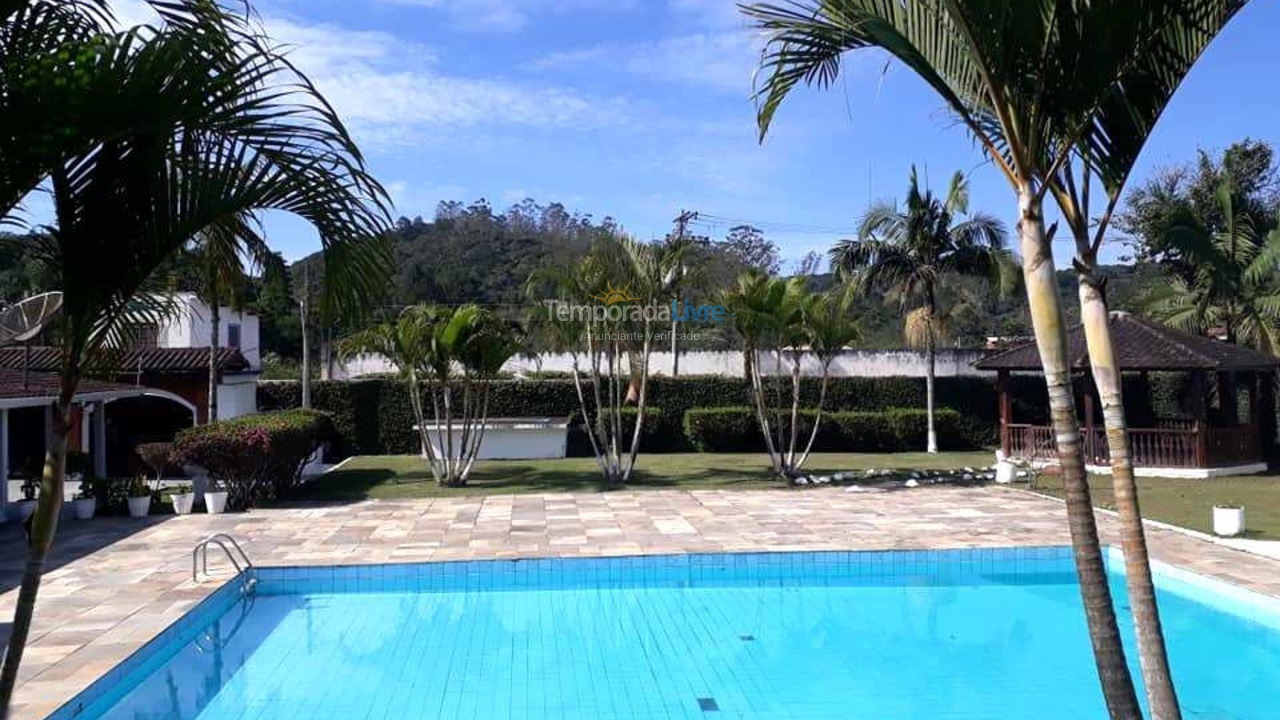 Chácara / sítio para aluguel de temporada em Juquitiba (Centro de Juquitiba)