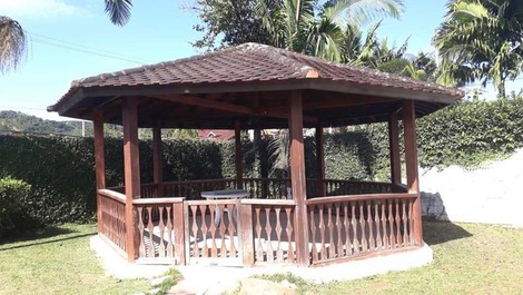 CHÁCARA PARA TEMPORADA IDEAL PARA PEQUENOS GRUPOS