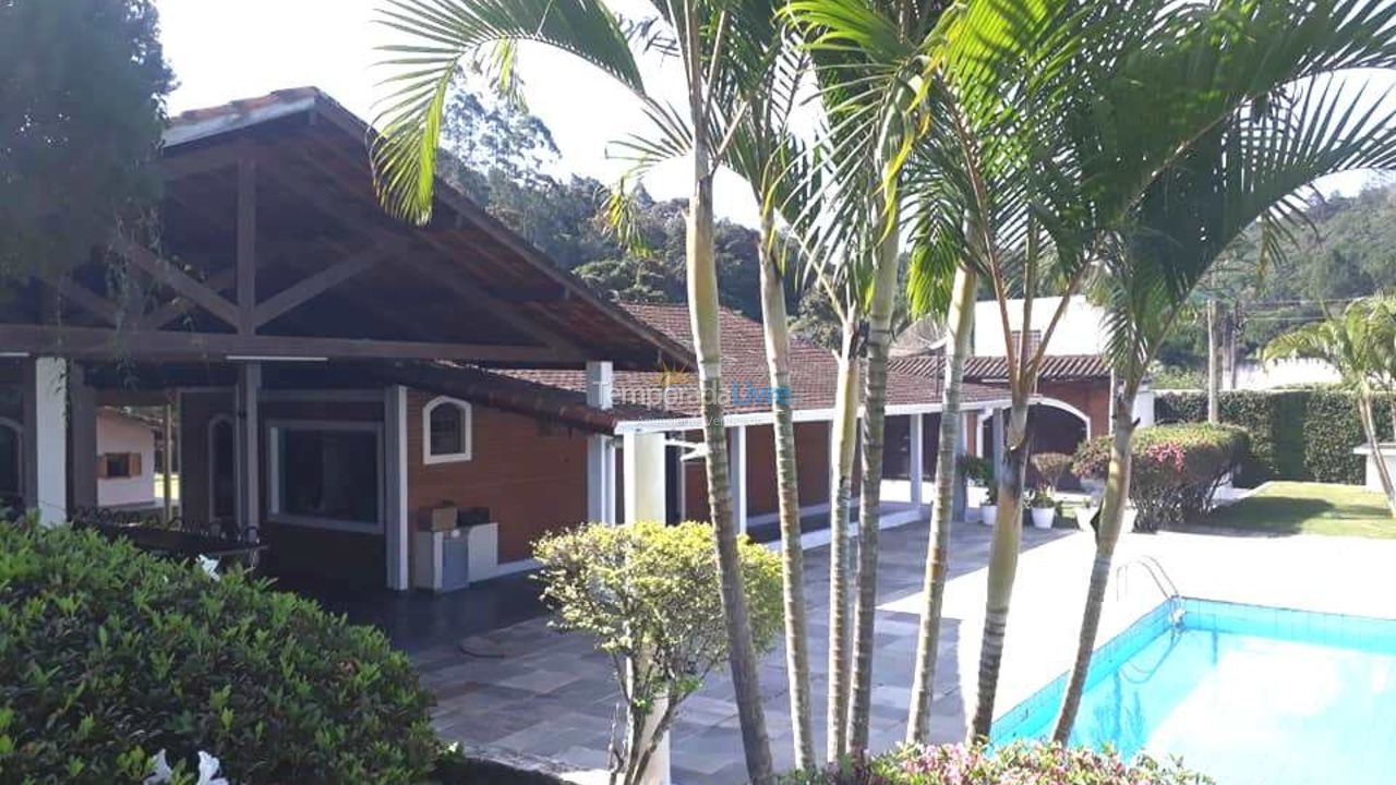 Chácara / sítio para aluguel de temporada em Juquitiba (Centro de Juquitiba)