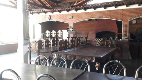 CHÁCARA PARA TEMPORADA IDEAL PARA PEQUENOS GRUPOS