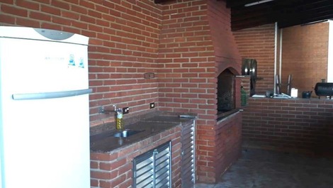 CHÁCARA PARA TEMPORADA IDEAL PARA PEQUENOS GRUPOS