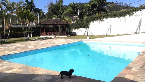 CHÁCARA PARA TEMPORADA IDEAL PARA PEQUENOS GRUPOS