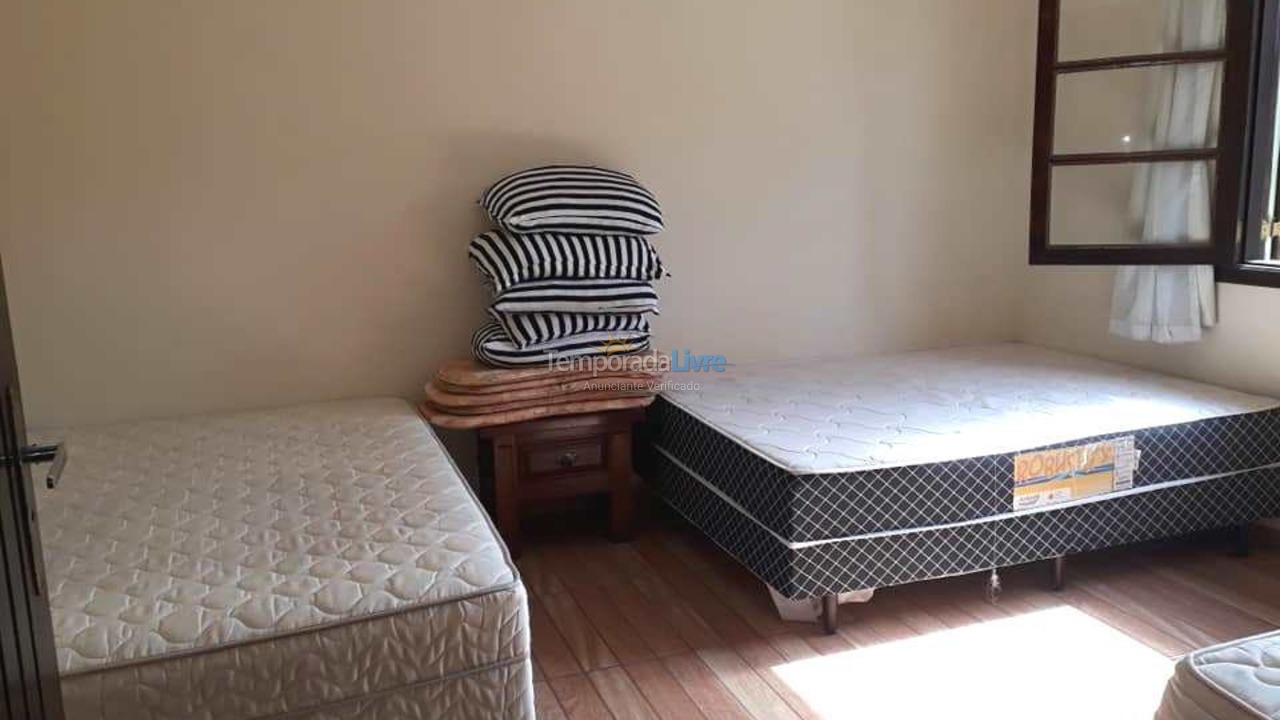 Chácara / sítio para aluguel de temporada em Juquitiba (Centro de Juquitiba)