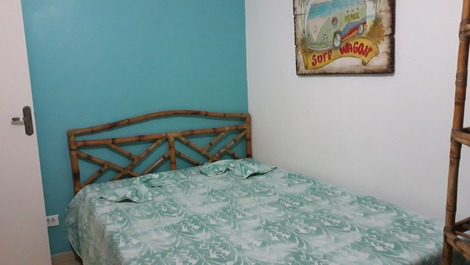 quarto térreo com triliche para 5 pessoas 