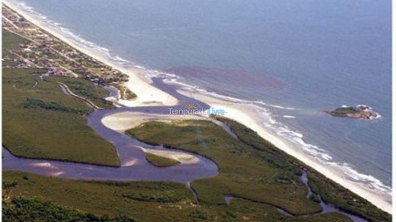 Casa para aluguel de temporada em Guaratuba (Barra do Saí)