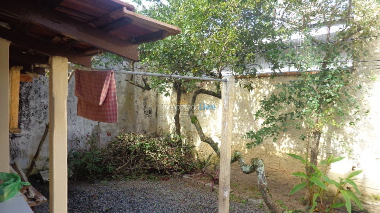Casa para aluguel de temporada em São Francisco do Sul (Enseada)
