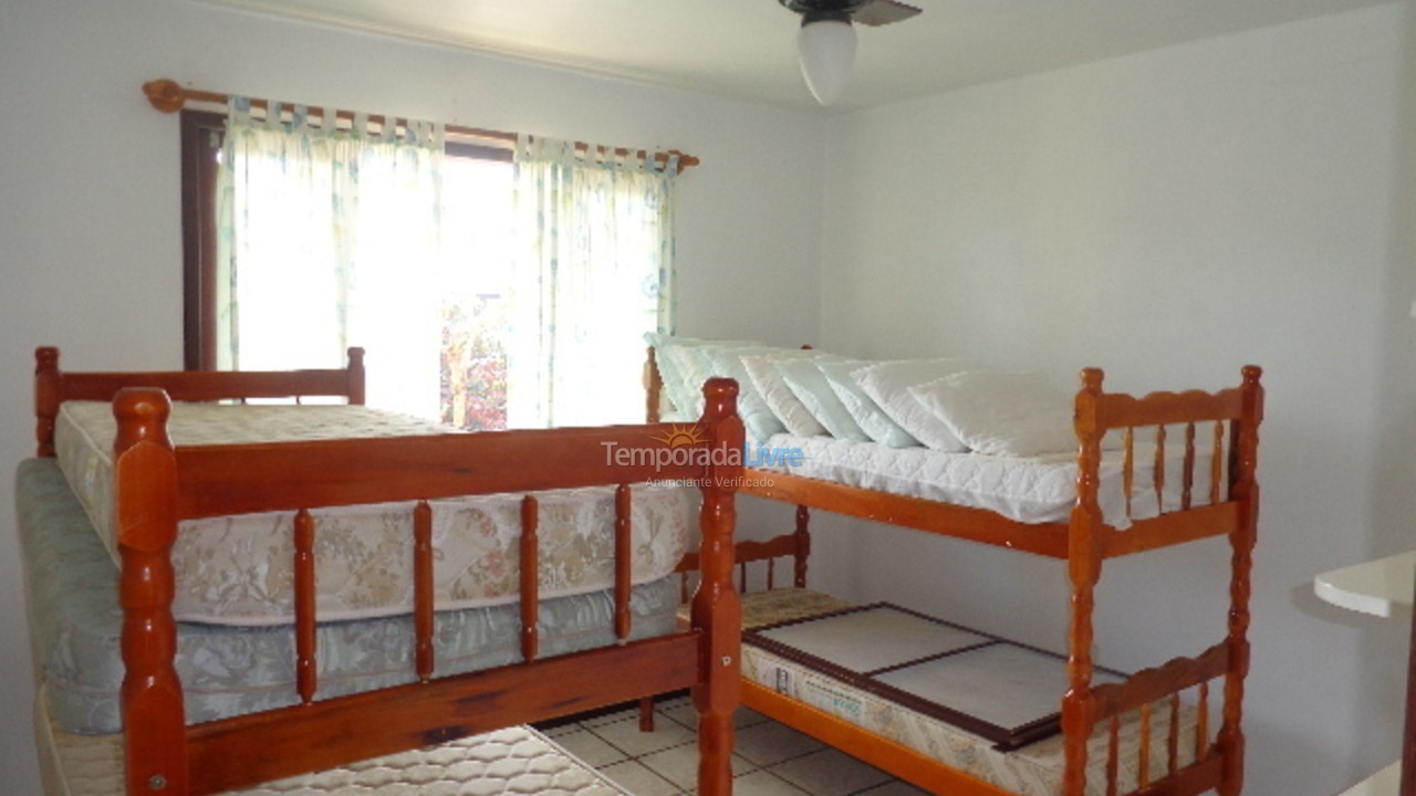Casa para aluguel de temporada em São Francisco do Sul (Enseada)