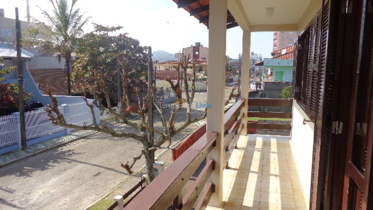 Casa para aluguel de temporada em São Francisco do Sul (Enseada)