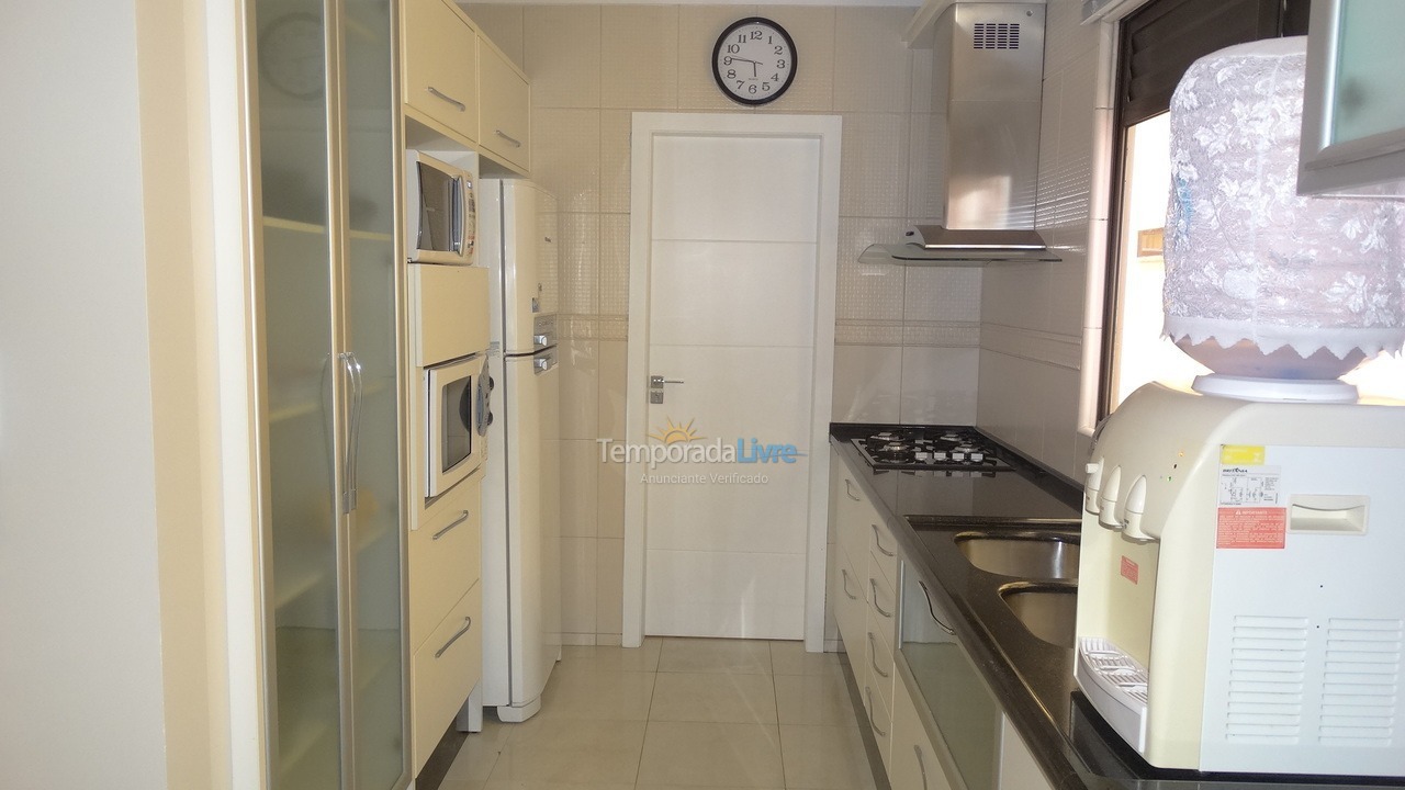 Apartamento para aluguel de temporada em Itapema (Centro)