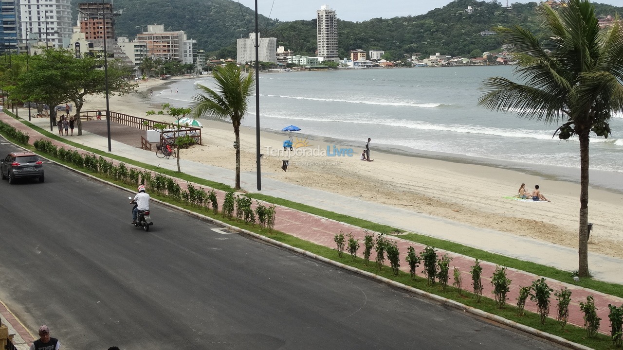 Apartamento para aluguel de temporada em Itapema (Centro)