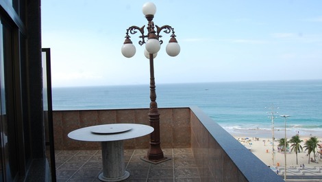 Penthouse with spectacular views of Copacabana Beach!