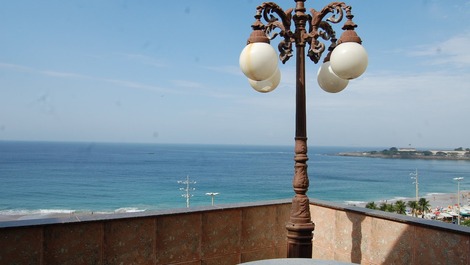 Penthouse with spectacular views of Copacabana Beach!