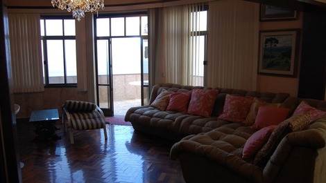 Penthouse with spectacular views of Copacabana Beach!