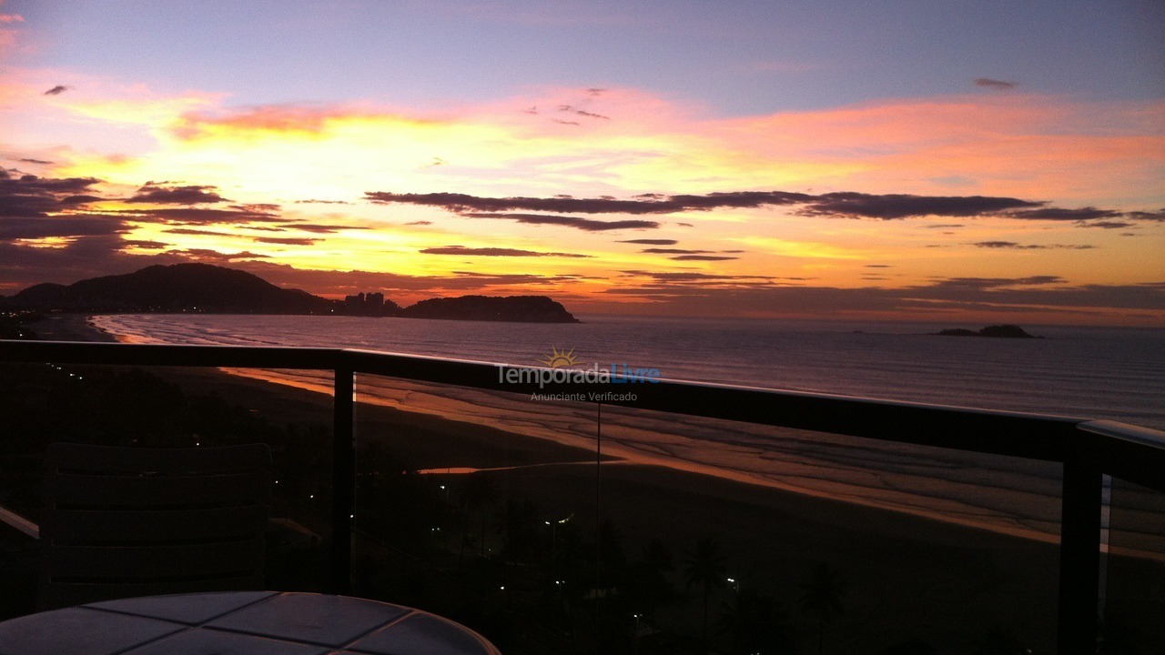 Apartment for vacation rental in Guarujá (Enseada)