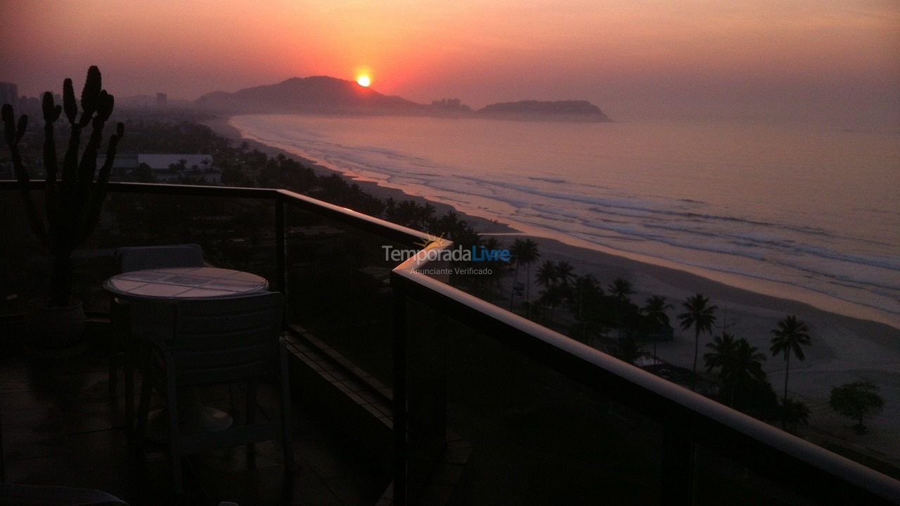 Apartment for vacation rental in Guarujá (Enseada)
