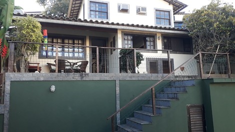 Excelente casa en urbanización cerrada en Geribá