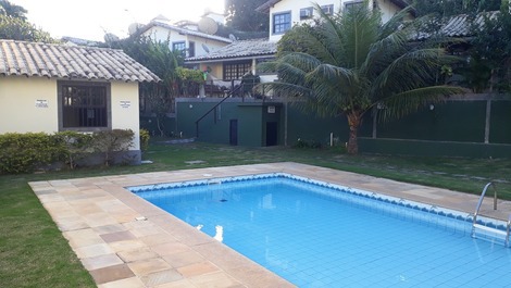 Excelente casa en urbanización cerrada en Geribá