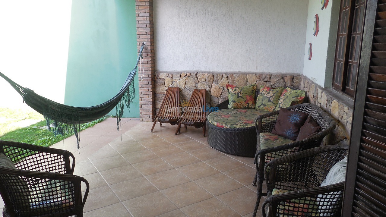 Casa para aluguel de temporada em Caraguatatuba (Massaguaçu)