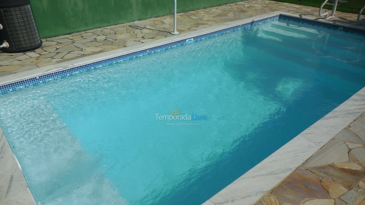 Casa para aluguel de temporada em Caraguatatuba (Massaguaçu)