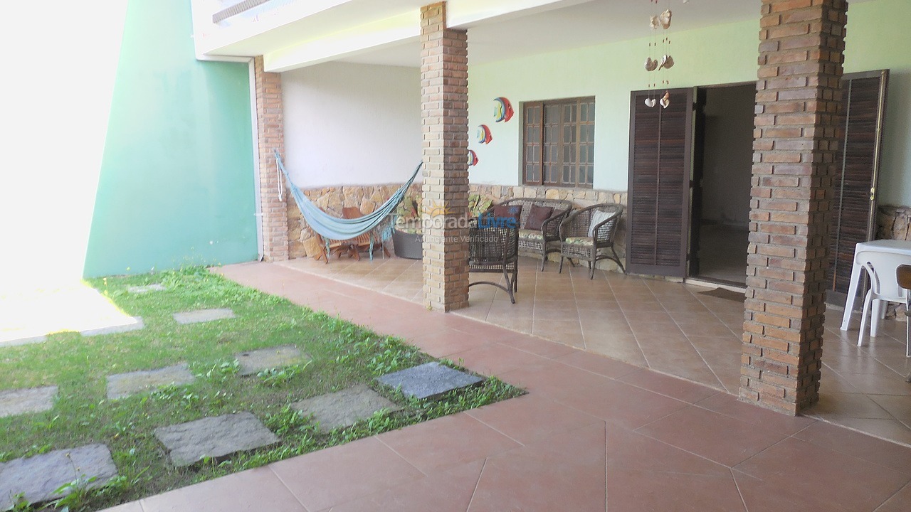 Casa para aluguel de temporada em Caraguatatuba (Massaguaçu)