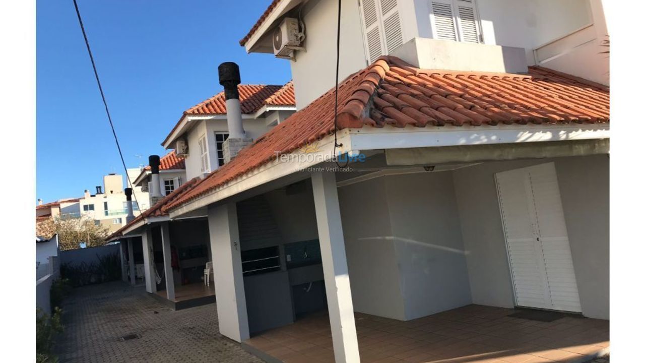 Casa para aluguel de temporada em Florianopolis (Canasvieiras)