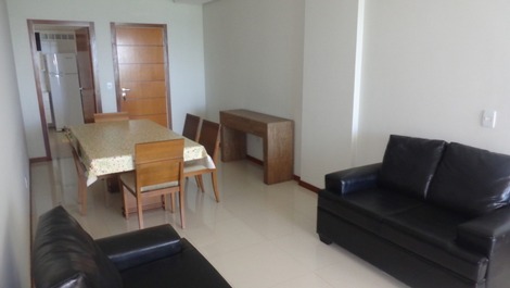 Apto Beira Mar.Luxo,C/3 qtos C/1suítes C/ AR, C/2gar. C/vist total