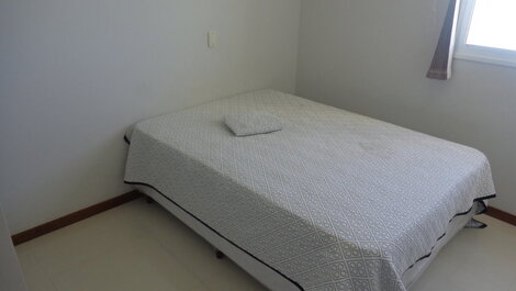 Apto Beira Mar.Luxo,C/3 qtos C/1suítes C/ AR, C/2gar. C/vist total