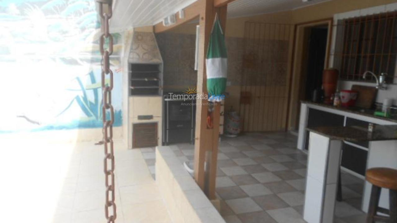 Casa para alquiler de vacaciones em Caraguatatuba (Martim de Sá)