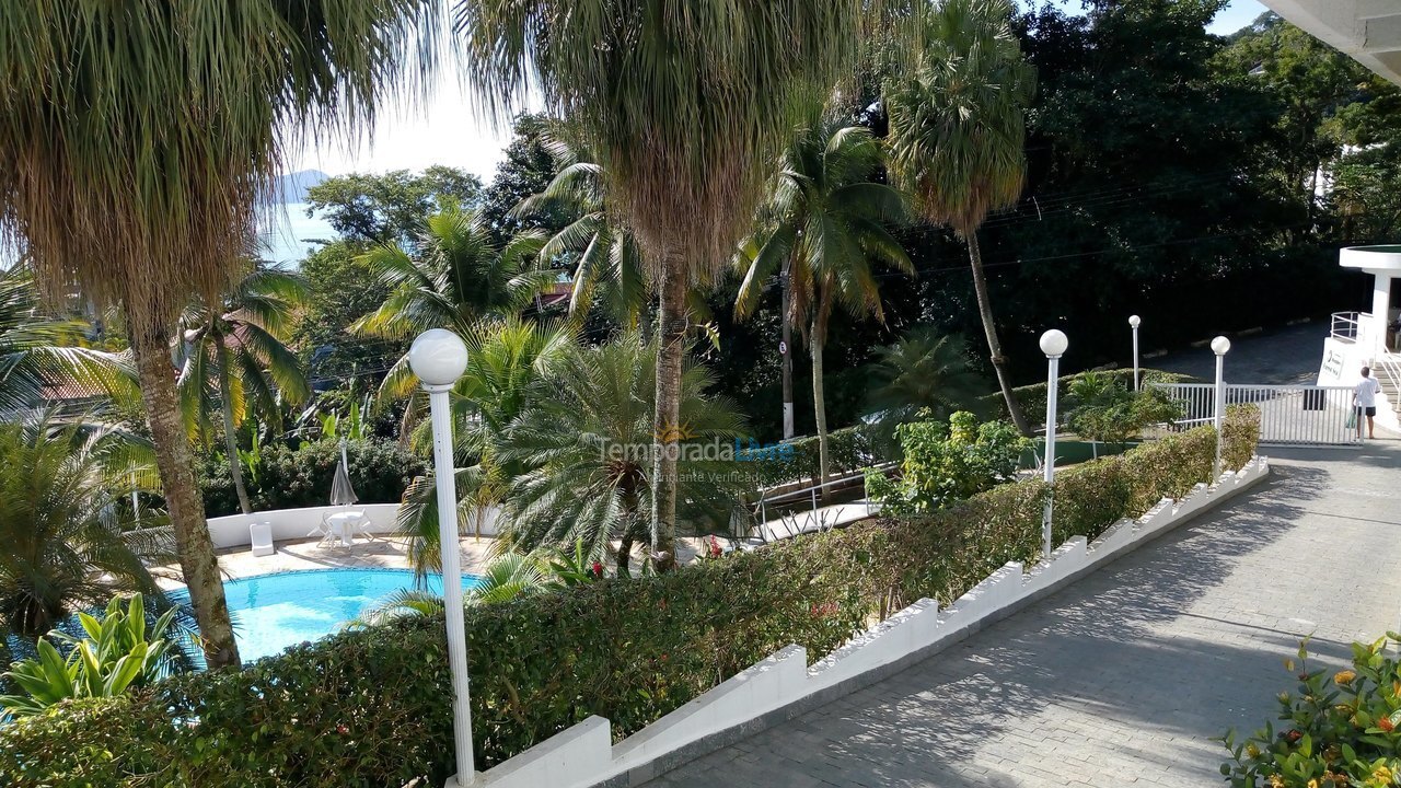 Apartamento para aluguel de temporada em Ubatuba (Praia das Toninhas)