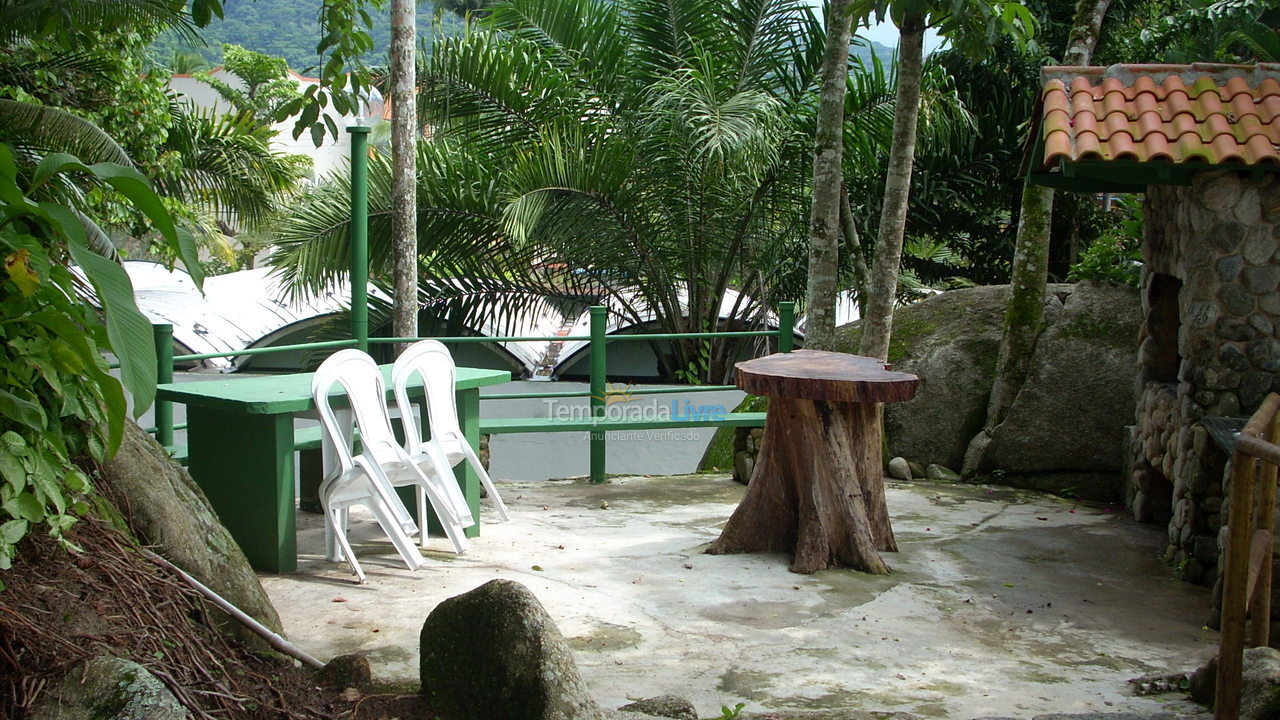 Apartamento para aluguel de temporada em Ubatuba (Praia das Toninhas)