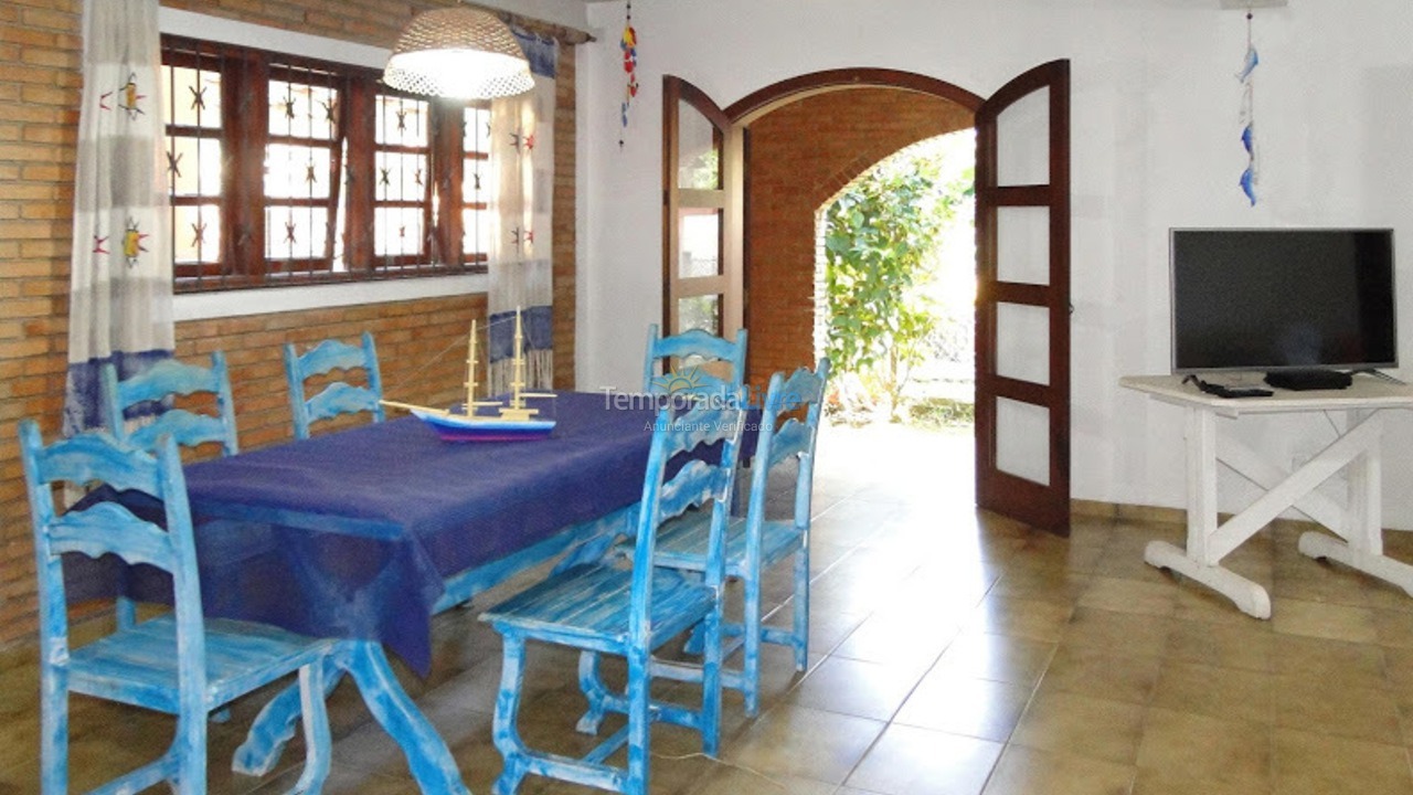 Casa para aluguel de temporada em Ubatuba (Enseada)