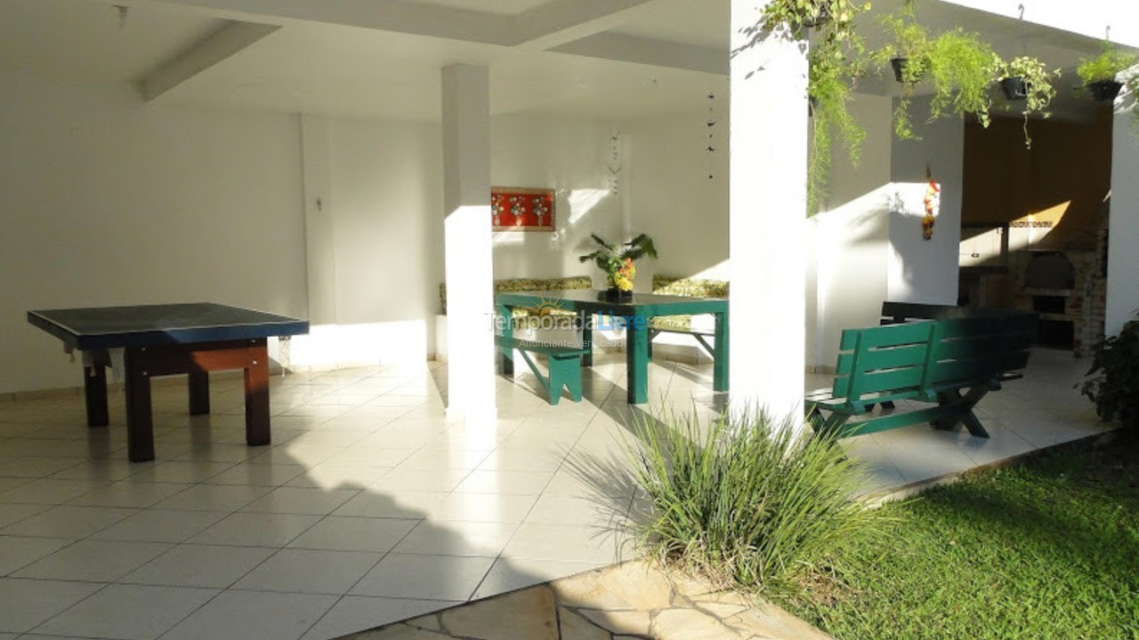 Casa para aluguel de temporada em Ubatuba (Enseada)