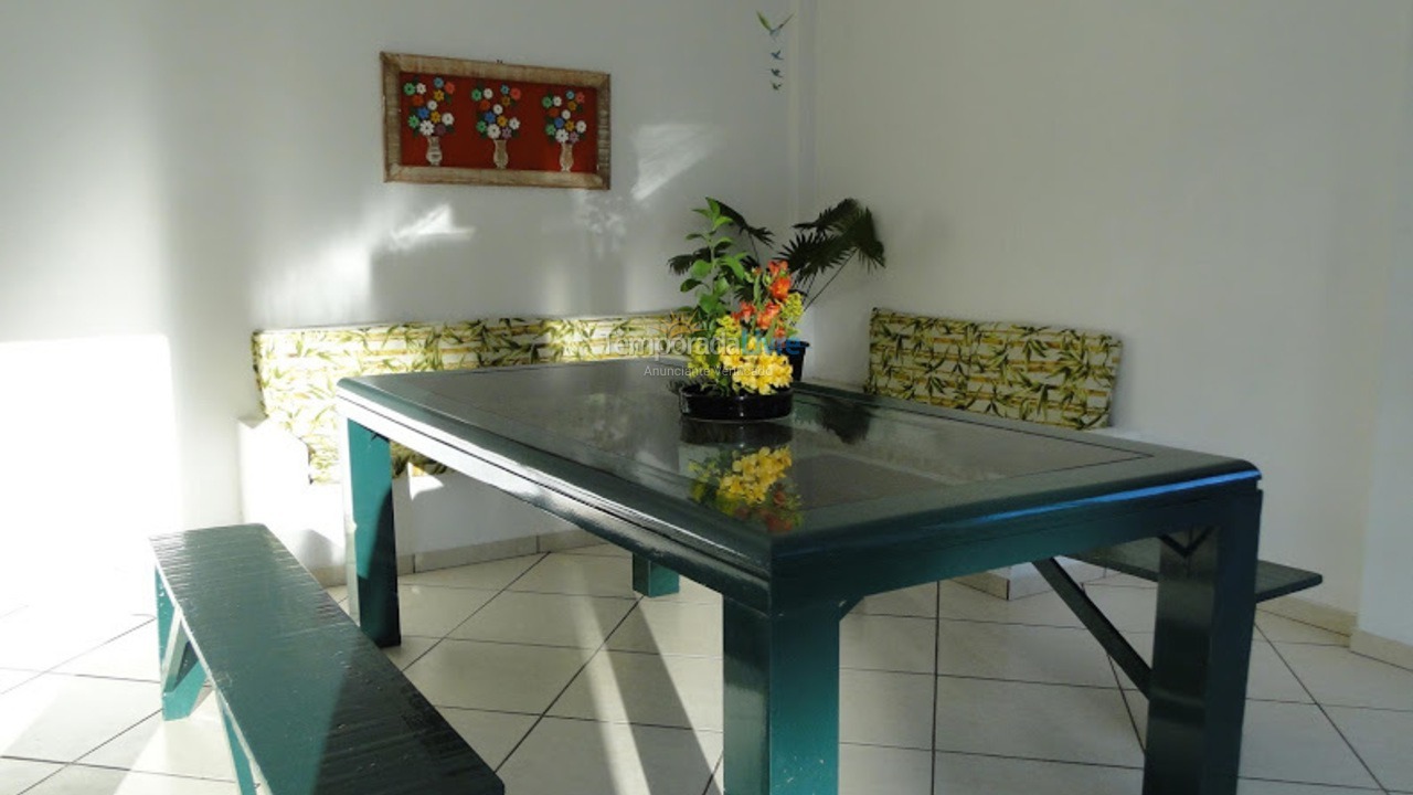 Casa para aluguel de temporada em Ubatuba (Enseada)