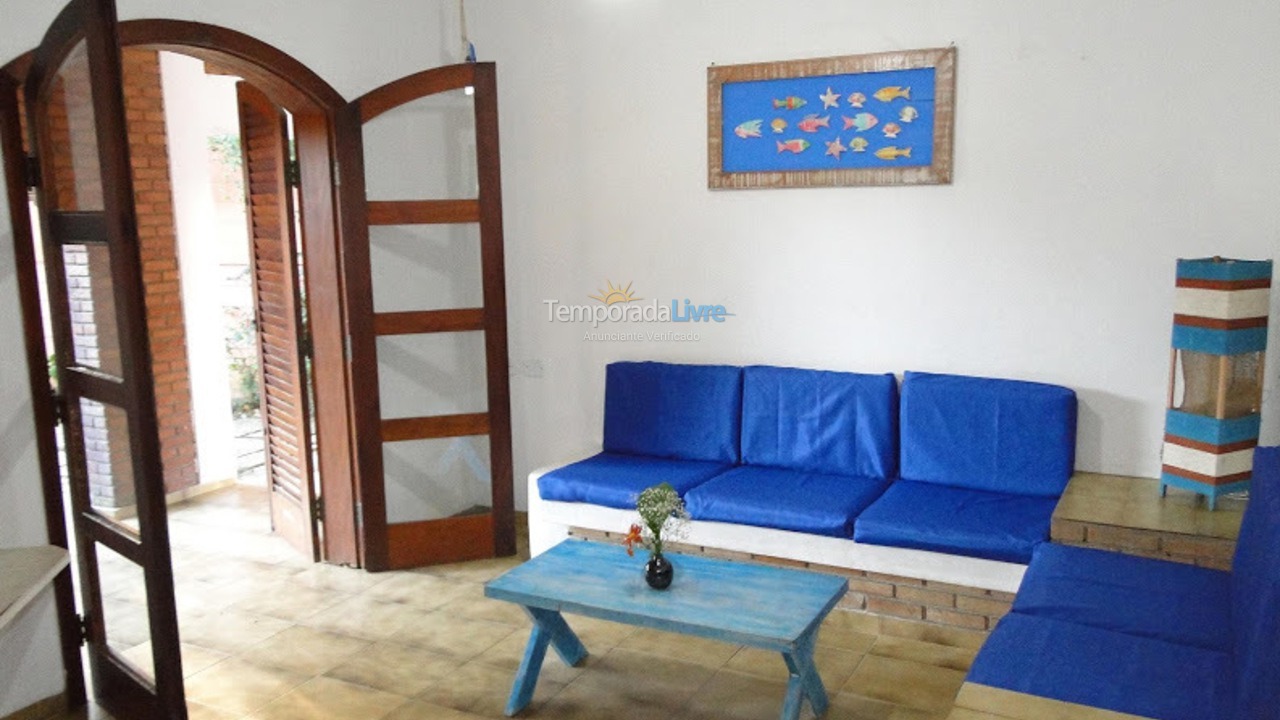 Casa para aluguel de temporada em Ubatuba (Enseada)