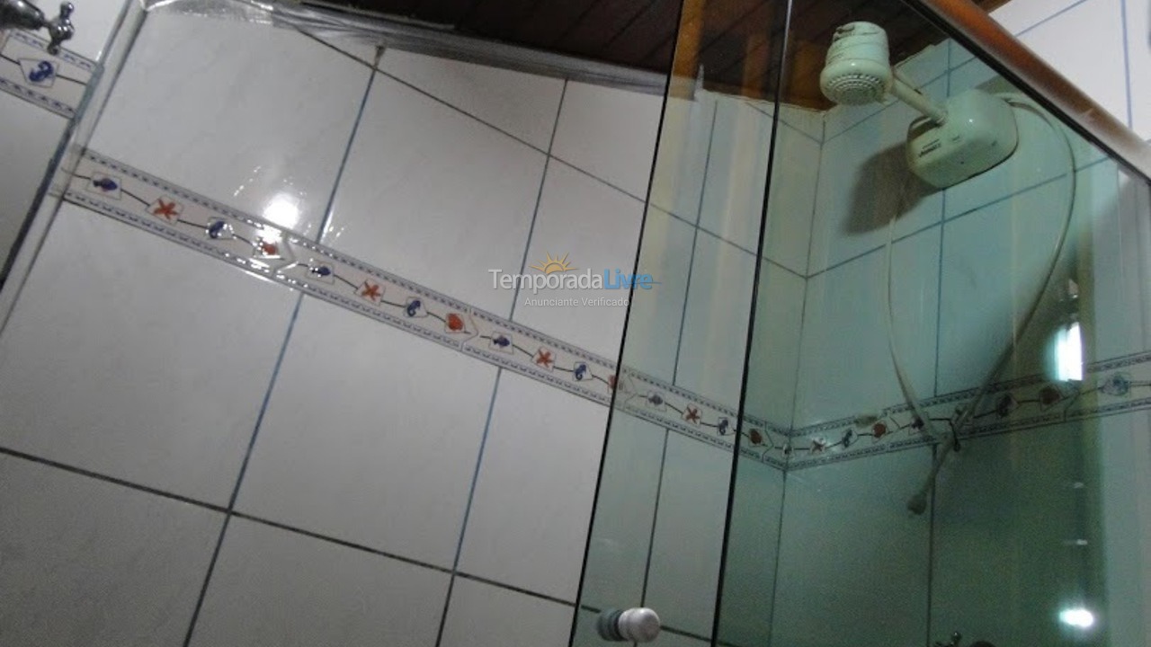 Casa para aluguel de temporada em Ubatuba (Enseada)