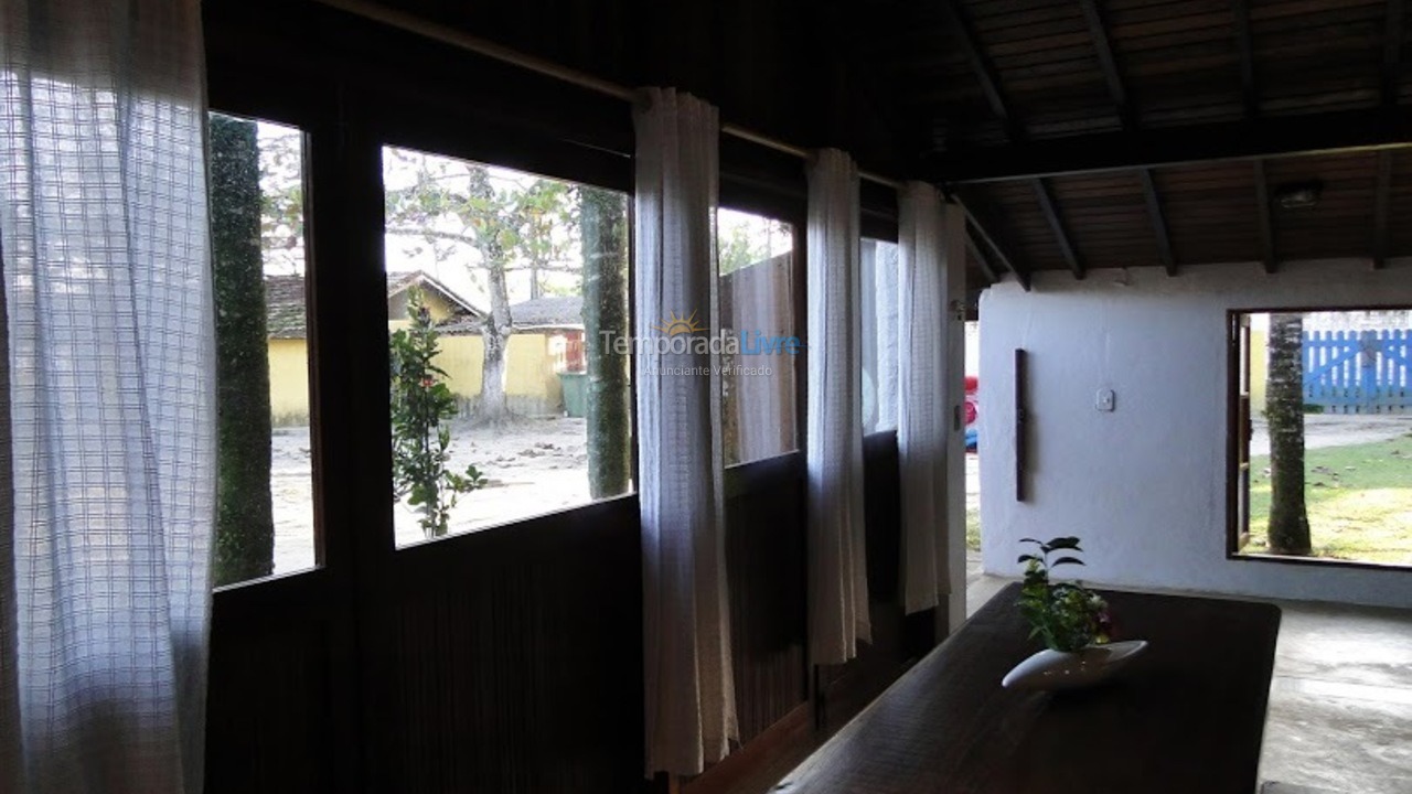 Casa para aluguel de temporada em Ubatuba (Enseada)