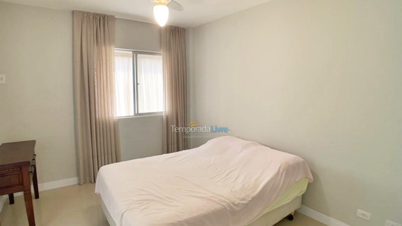 Apartamento para aluguel de temporada em Balneário Camboriú (Praia Central)